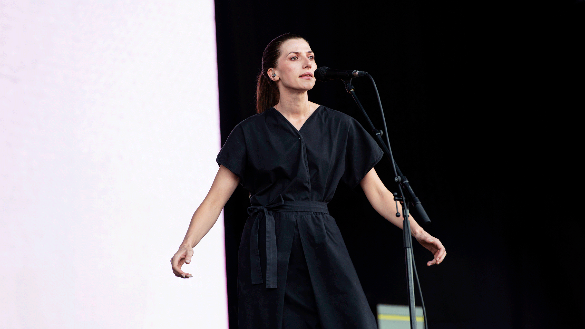 Aldous Harding live